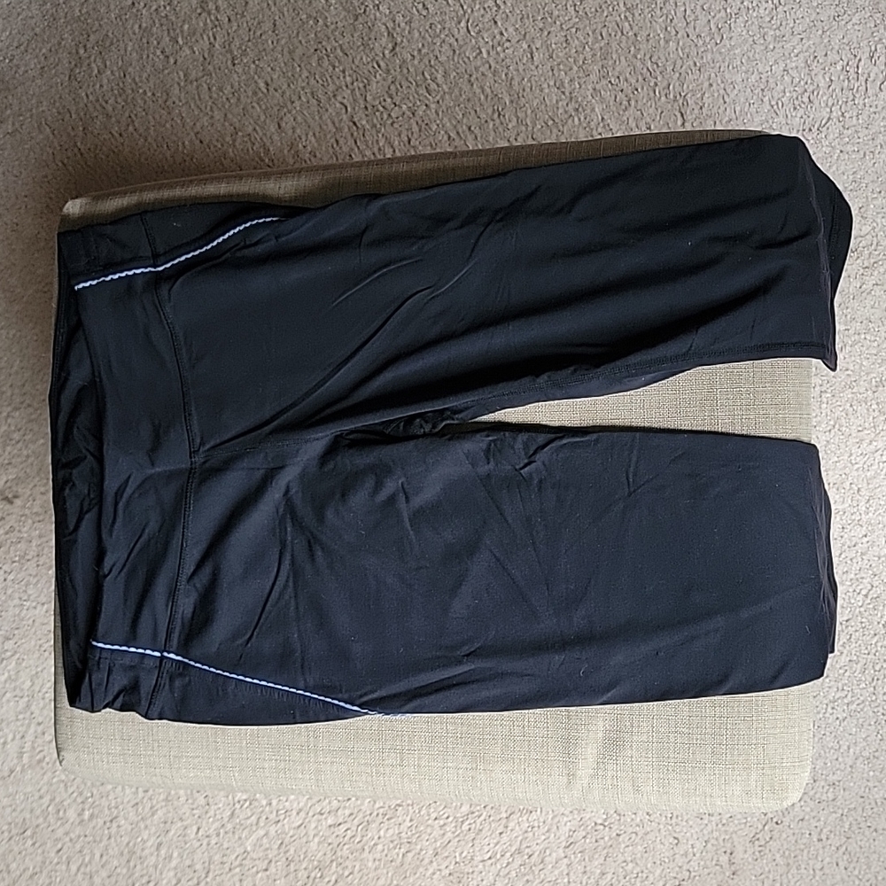 GAP Fit Black Capri Yoga Pants with Lavender Stripe